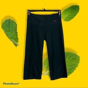 Nike Women's Small Dri-Fit Capri Length Yoga Pants Recycled Polyester Black Red
